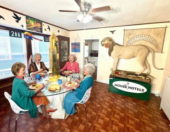 THE LIONS DEN! - Cozy Old Brooklyn Home near Zoo, downtown